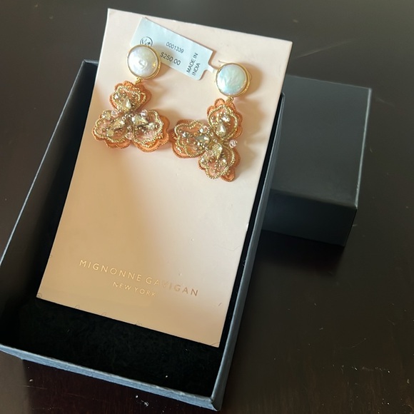 Mignonne Gavigan Sasha Pearl Drop Earrings - Picture 6 of 11